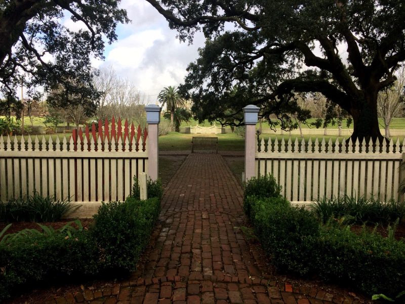 The front yard of Laura Plantation
