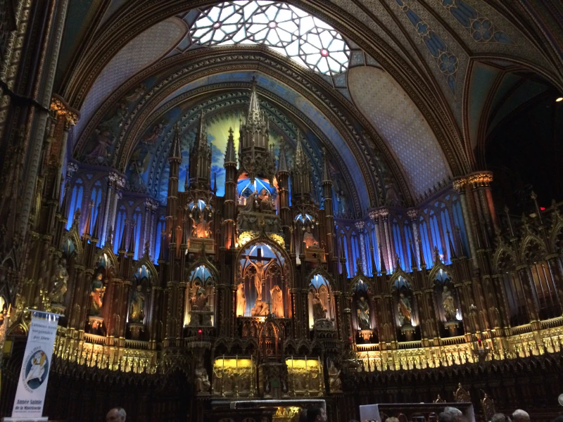 Notre Dame altar