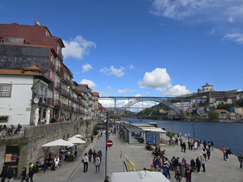 The boardwalk area around the double-decker bridge